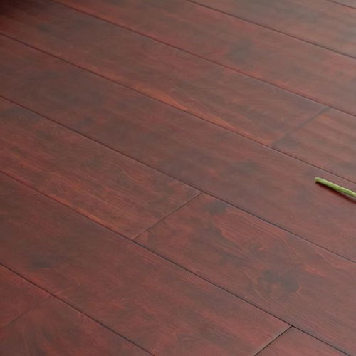 太多人不铺实木地板了,都流行自热地板,冬天发热40 ,地暖省了